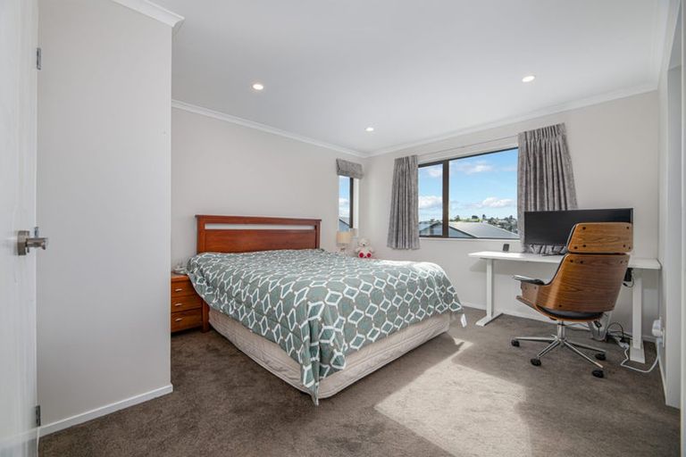 Photo of property in 73a Granville Drive, Massey, Auckland, 0614