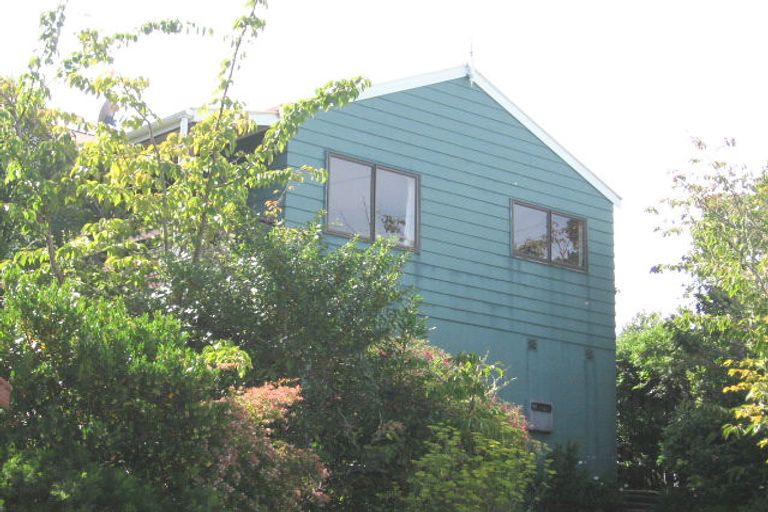 Photo of property in 6 Sasanqua Way, Crofton Downs, Wellington, 6035