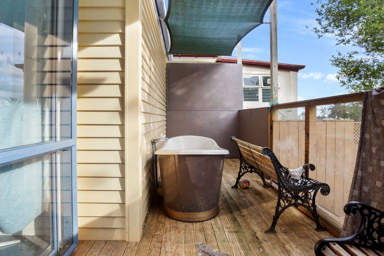 Photo of property in 225 Whitaker Street, Te Aroha, 3320