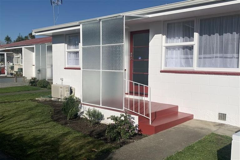 Photo of property in 2/64 Osborne Street, Waltham, Christchurch, 8011