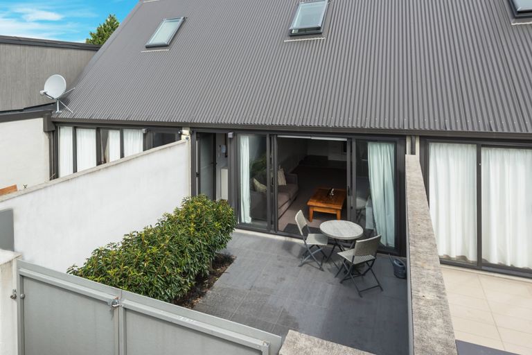 Photo of property in 9/20 North Avon Road, Richmond, Christchurch, 8013