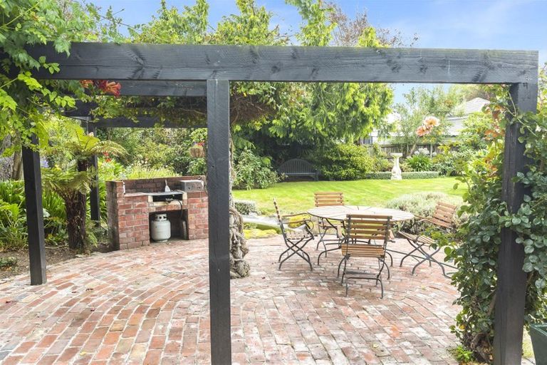 Photo of property in 83 Normans Road, Strowan, Christchurch, 8052