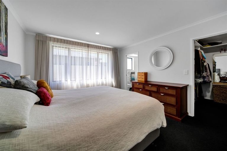 Photo of property in 4 Gleneagles Way, Waiwhakaiho, New Plymouth, 4312