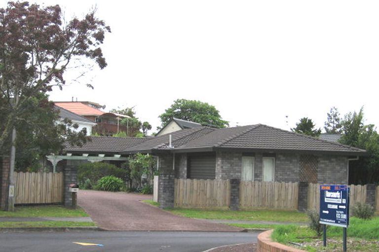 Photo of property in 34 Sturm Avenue, Massey, Auckland, 0614