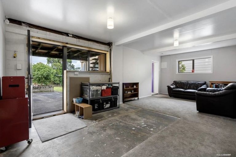 Photo of property in 18 Royal Road, Massey, Auckland, 0614