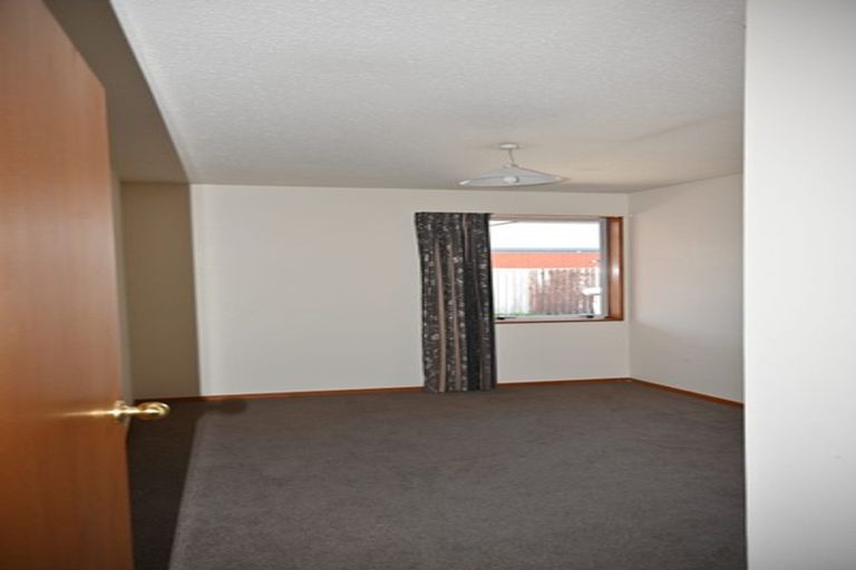 Photo of property in 2/18 Burdale Street, Riccarton, Christchurch, 8011