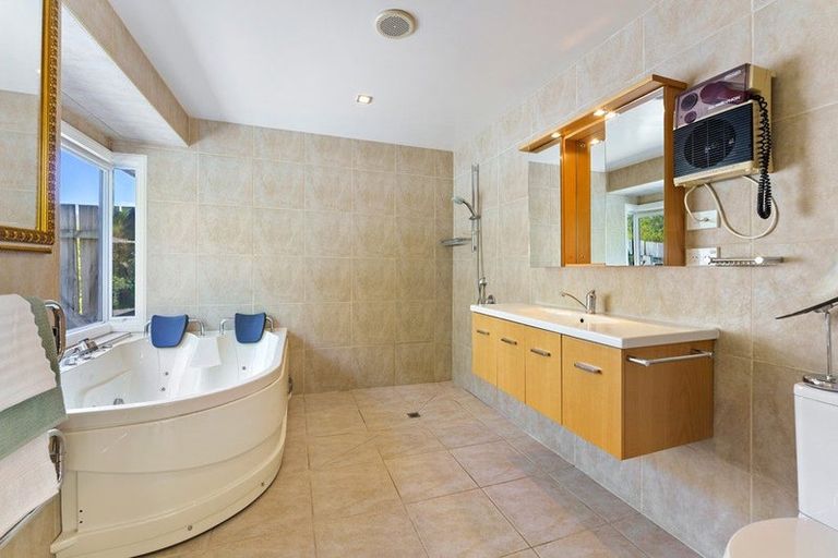 Photo of property in 94 Peka Peka Road, Peka Peka, Waikanae, 5391