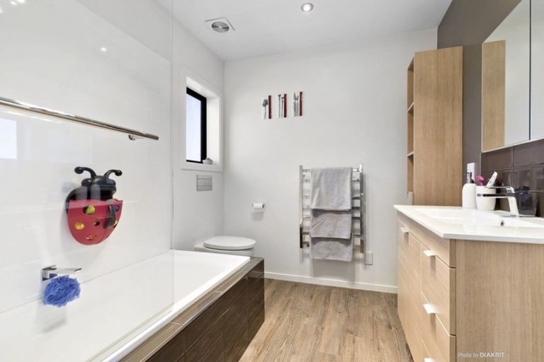 Photo of property in 22 Cresswell Place, Johnsonville, Wellington, 6037