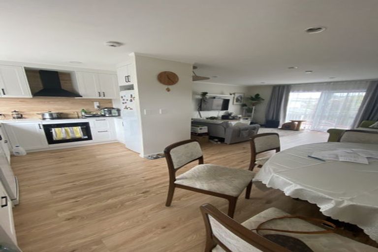 Photo of property in 10/15 Andersons Road, Oteha, Auckland, 0632