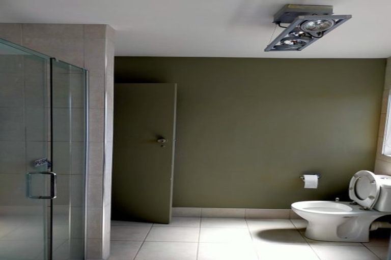 Photo of property in 63 Norwood Road, Bayswater, Auckland, 0622