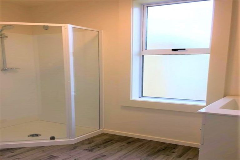 Photo of property in 175 Queen Street, Northcote Point, Auckland, 0627