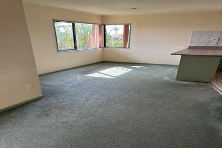 Photo of property in 14 Arrowsmith Drive, Clover Park, Auckland, 2019