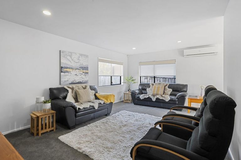 Photo of property in 1/42 Headcorn Place, Botany Downs, Auckland, 2010