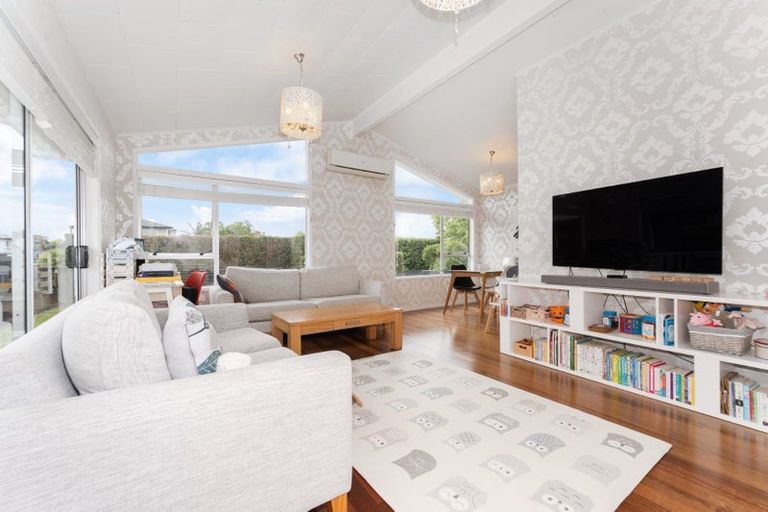 Photo of property in 25a Waipani Road, Te Atatu Peninsula, Auckland, 0610