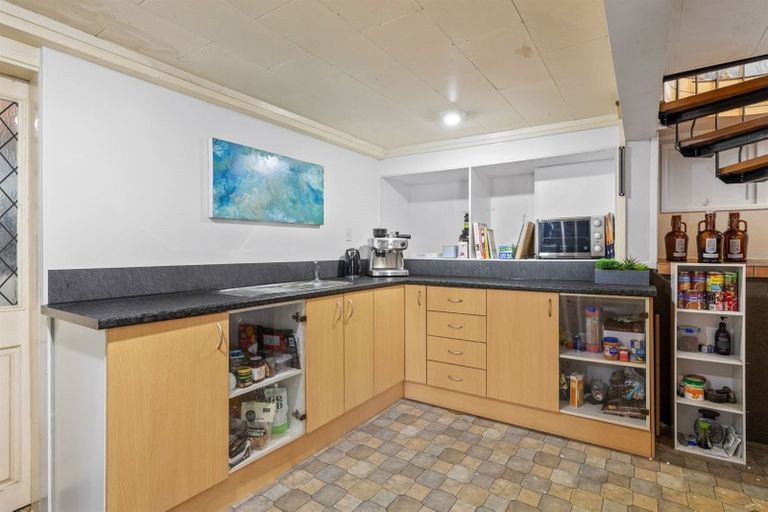 Photo of property in 38 Normanton Street, Glenfield, Auckland, 0629