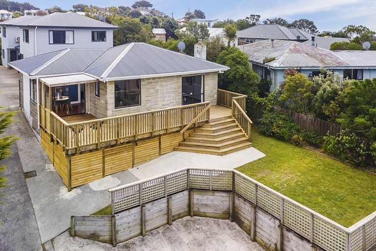 Photo of property in 31 Hiwi Crescent, Titahi Bay, Porirua, 5022
