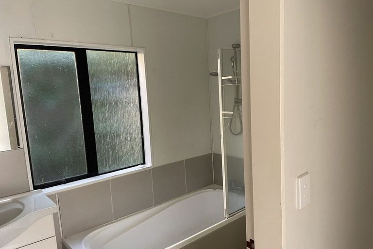 Photo of property in 8a Parsons Glen, Karori, Wellington, 6012