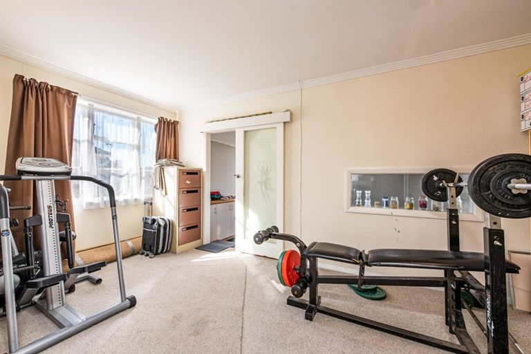 Photo of property in 95 Moorefield Road, Johnsonville, Wellington, 6037