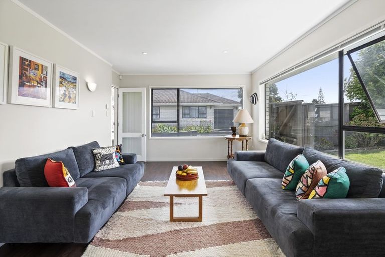 Photo of property in 1/141 Chivalry Road, Glenfield, Auckland, 0629