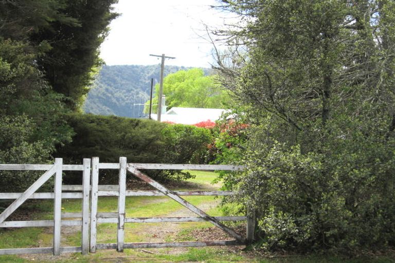 Photo of property in 14 Emery Road, Rotoiti Forest, Rotorua, 3074