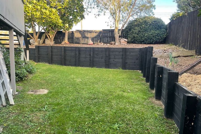 Photo of property in 136 Luckens Road, West Harbour, Auckland, 0618