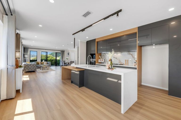 Photo of property in 60 Elevation Street, Flat Bush, Auckland, 2019