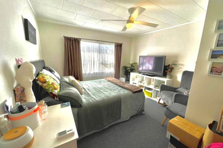 Photo of property in 221 Mahia Road, Wattle Downs, Auckland, 2103