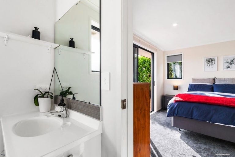 Photo of property in 9 Mcgowan Rise, Tuakau, 2121