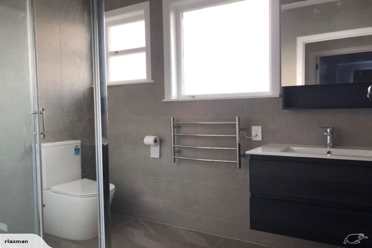 Photo of property in 496 Don Buck Road, Massey, Auckland, 0614