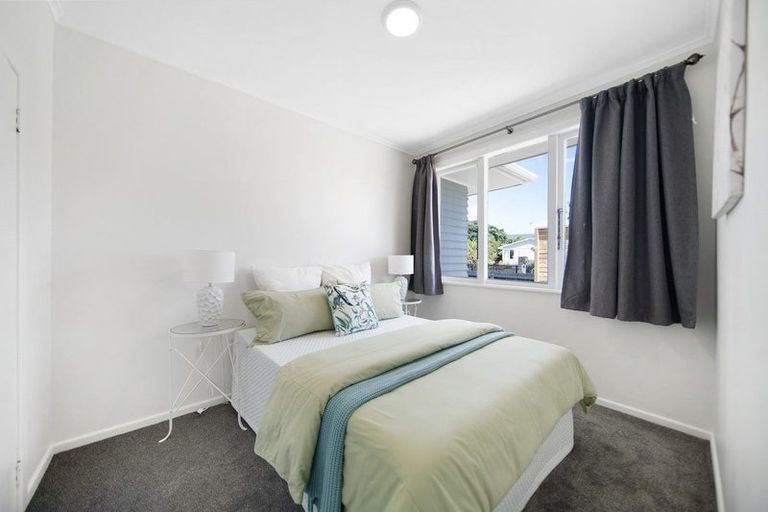 Photo of property in 7 Tarata Crescent, Mangere Bridge, Auckland, 2022