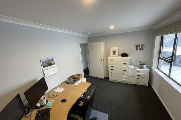 Photo of property in 9 Gilmour Place, Taradale, Napier, 4112