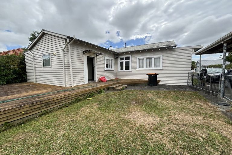 Photo of property in 19 Karamu Avenue, Takaro, Palmerston North, 4410
