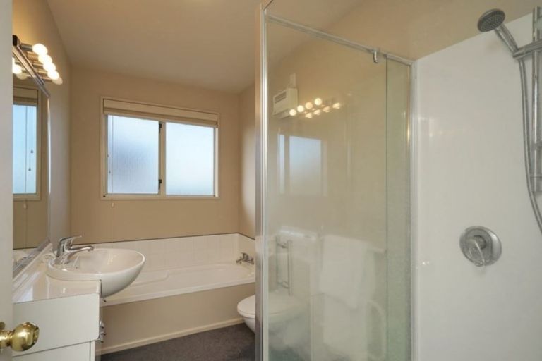 Photo of property in 8 Evenwood Place, Waimairi Beach, Christchurch, 8083