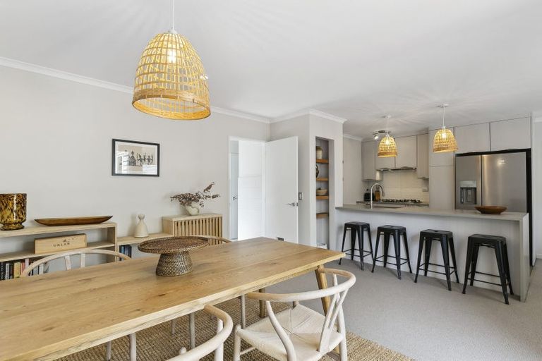 Photo of property in 2/6 The Parade, Island Bay, Wellington, 6023