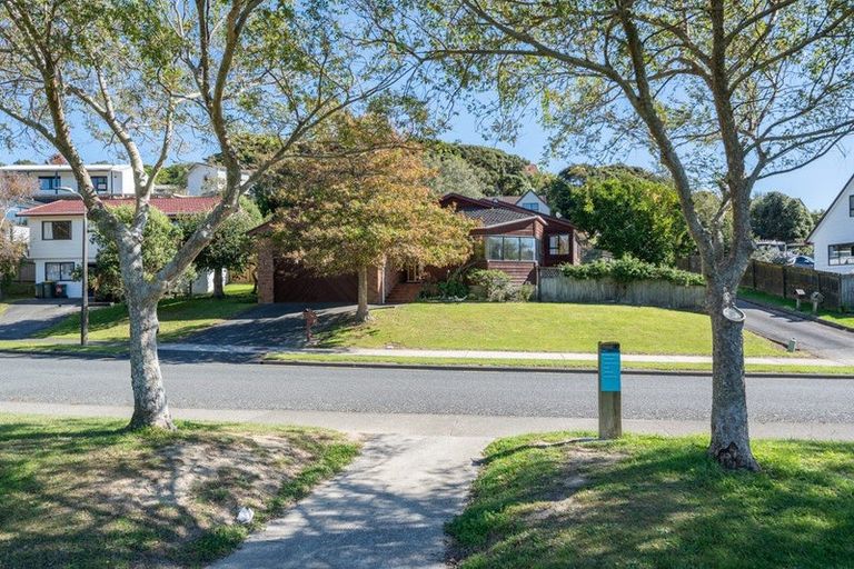 Photo of property in 36 Albatross Close, Whitby, Porirua, 5024