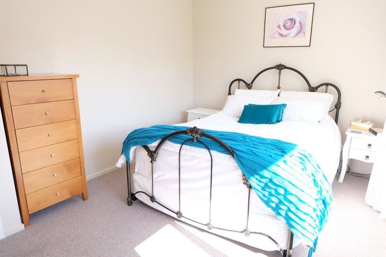 Photo of property in 2/107b Aorangi Road, Bryndwr, Christchurch, 8053