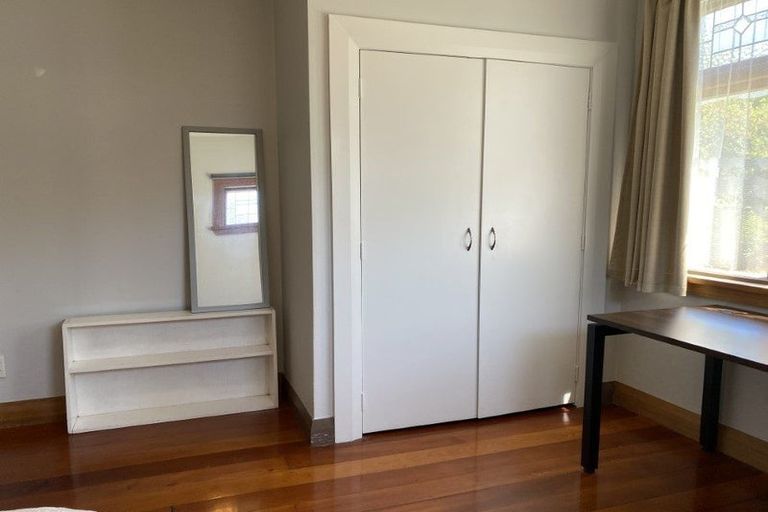 Photo of property in 74a Cambridge Terrace, Waterloo, Lower Hutt, 5011