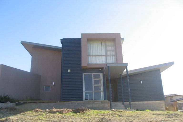 Photo of property in 14 Endeavour Drive, Whitby, Porirua, 5024