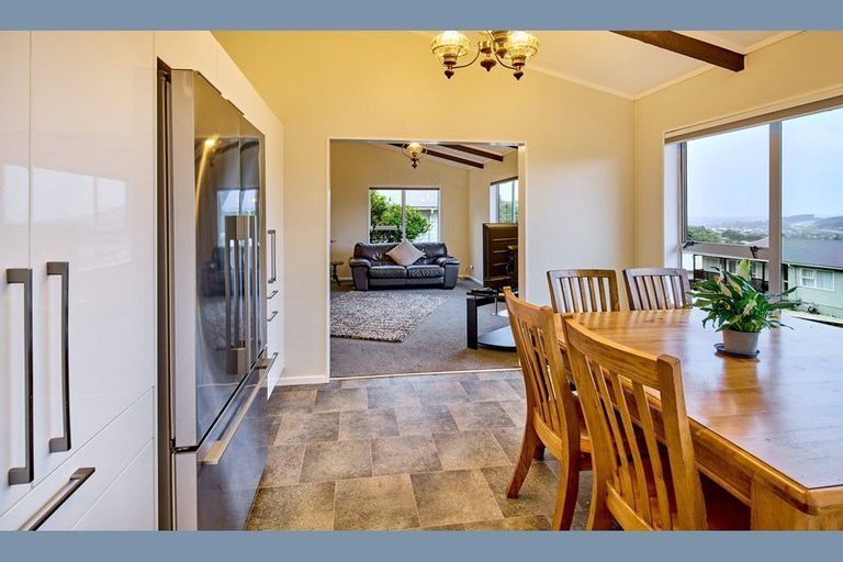 Photo of property in 44 Westhaven Drive, Tawa, Wellington, 5028