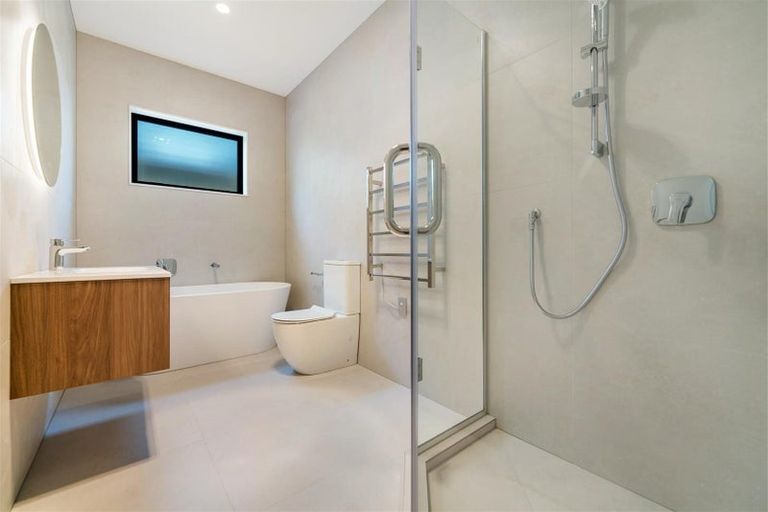 Photo of property in 40 Whakairo Crescent, Gulf Harbour, Whangaparaoa, 0930