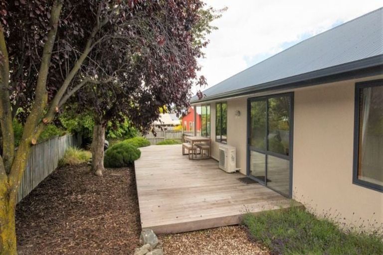 Photo of property in 115a Meadowstone Drive, Wanaka, 9305