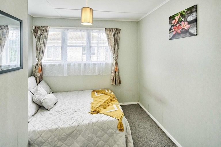 Photo of property in 68 Churton Crescent, Taita, Lower Hutt, 5011