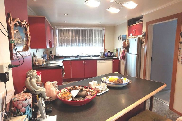 Photo of property in 8 Moorhouse Street, Waimate, 7924