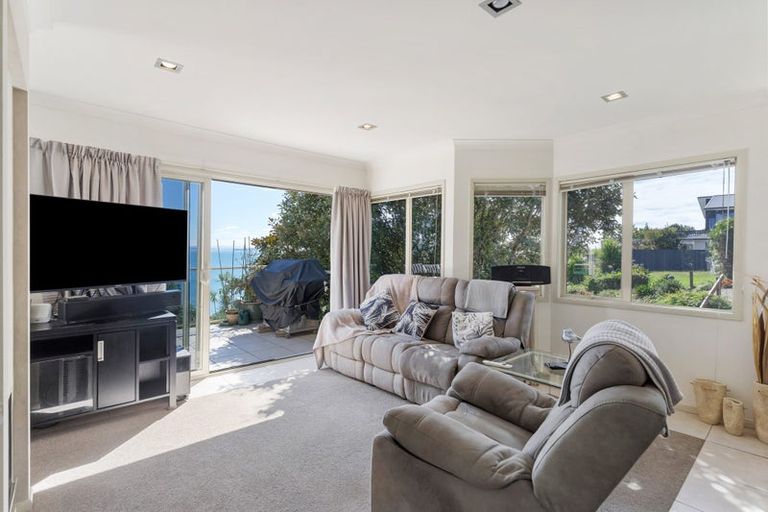 Photo of property in 1442 Whangaparaoa Road, Army Bay, Whangaparaoa, 0930