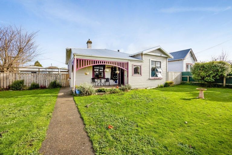 Photo of property in 1 Campbell Street, Hawera, 4610