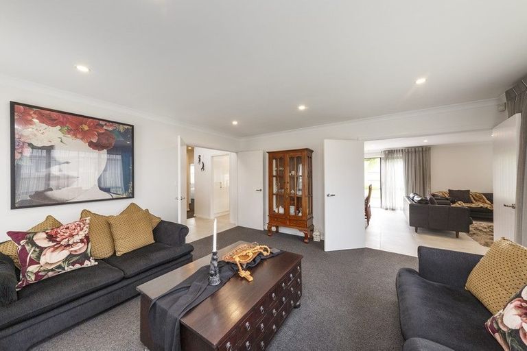 Photo of property in 5 Freedom Drive, Kelvin Grove, Palmerston North, 4414