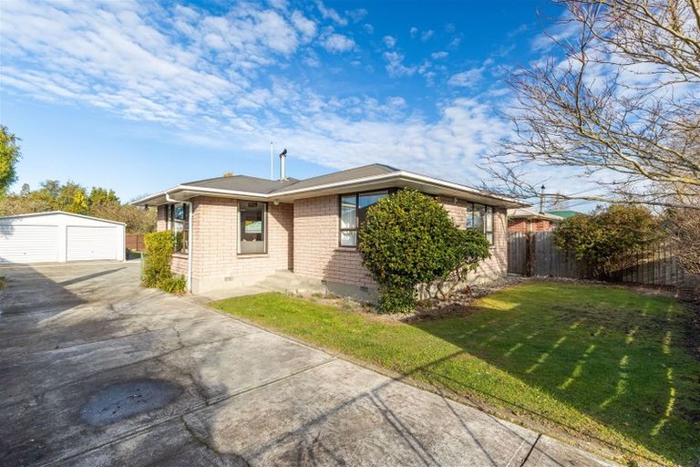 Photo of property in 6 Blossomdale Place, Bishopdale, Christchurch, 8053