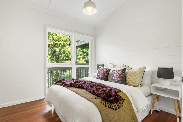 Photo of property in 7 Tranquil Glade, Hillcrest, Auckland, 0627