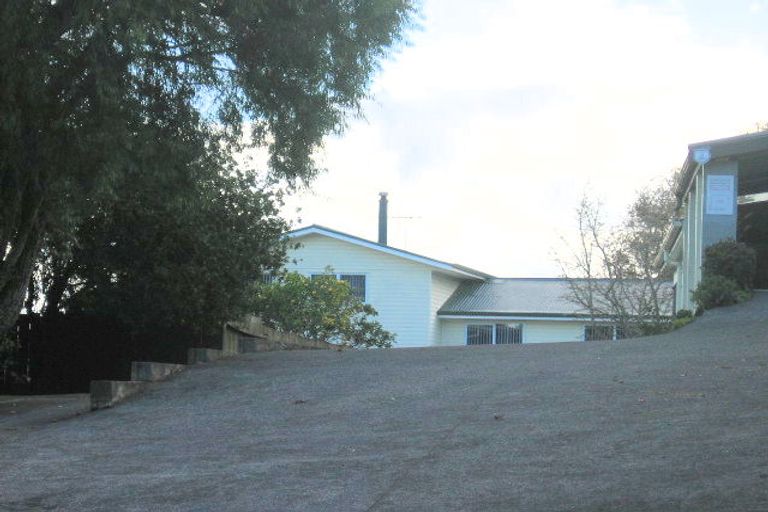 Photo of property in 13 Crompton Road, Massey, Auckland, 0614