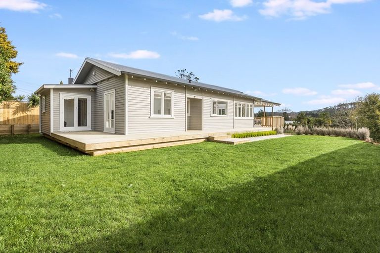 Photo of property in 21 Cambridge Road, Riverhead, 0820